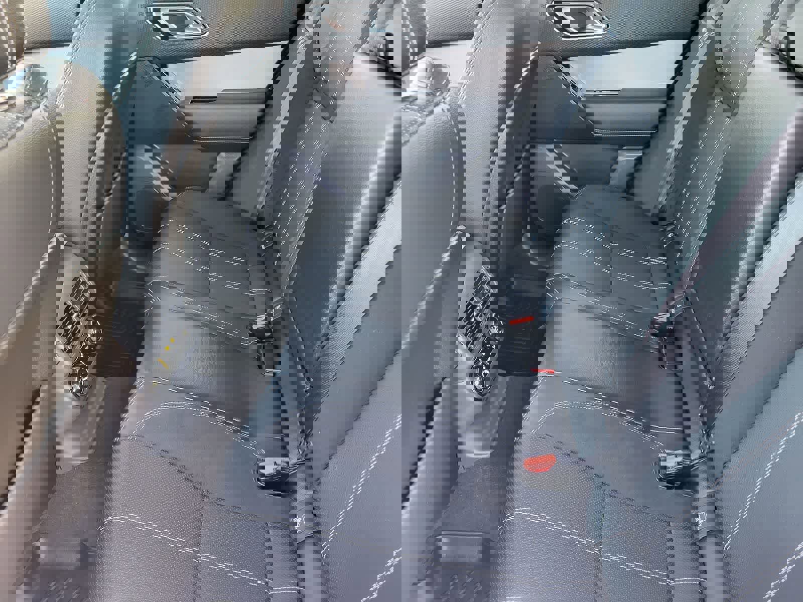 Used 2020 Land Rover Range Rover Velar R-Dynamic S image 29