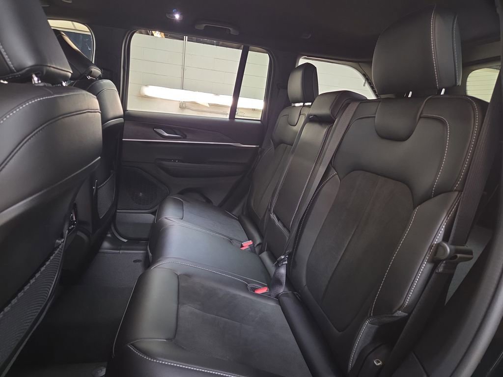 New 2026 Jeep Grand Cherokee Laredo image 22