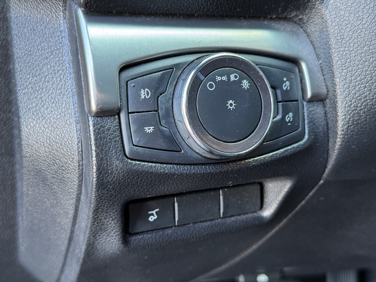Used 2019 Ford Explorer XLT w/ Equipment Group 202A FWD image 29