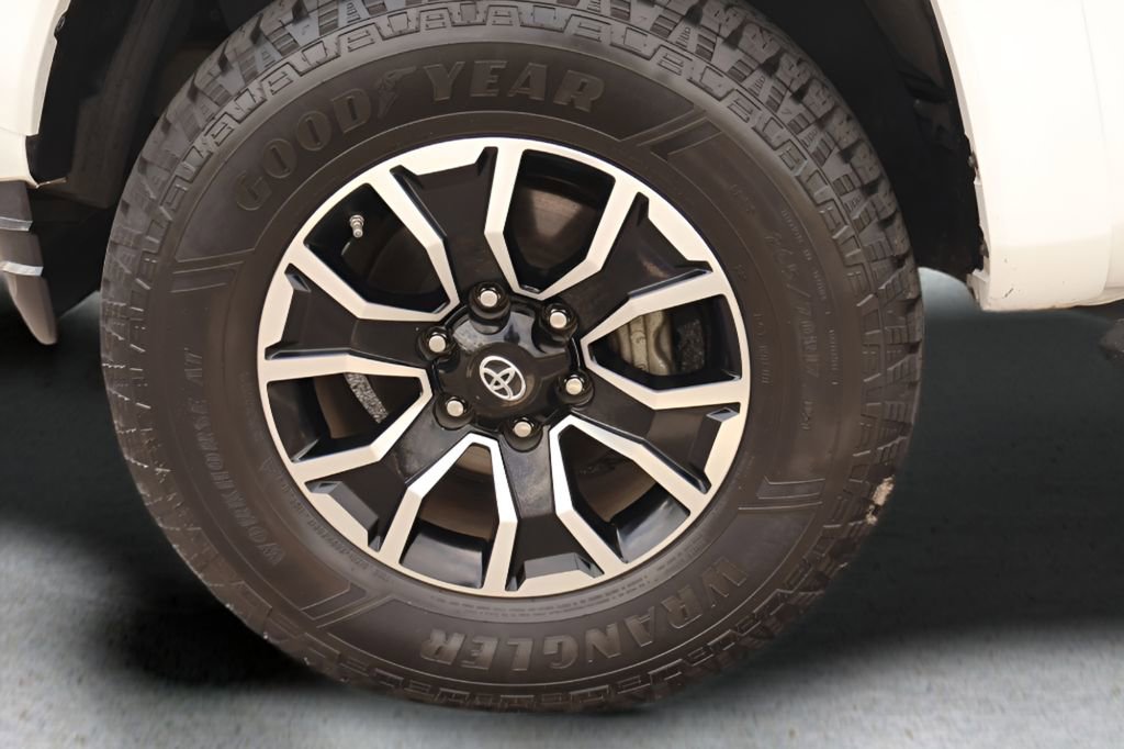 Certified 2021 Toyota Tacoma TRD Sport w/ TRD Premium Sport Package AWD/4WD image 9