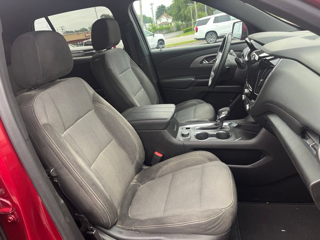 Used 2023 Chevrolet Traverse LT AWD/4WD image 8