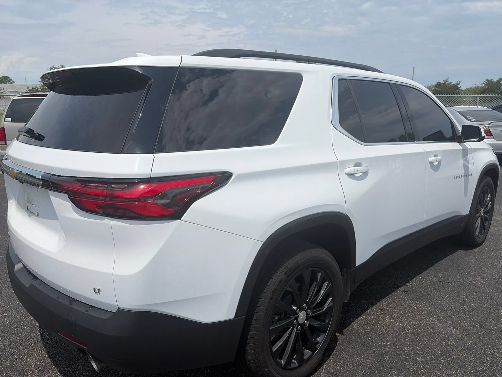 Used 2023 Chevrolet Traverse LT AWD/4WD image 7
