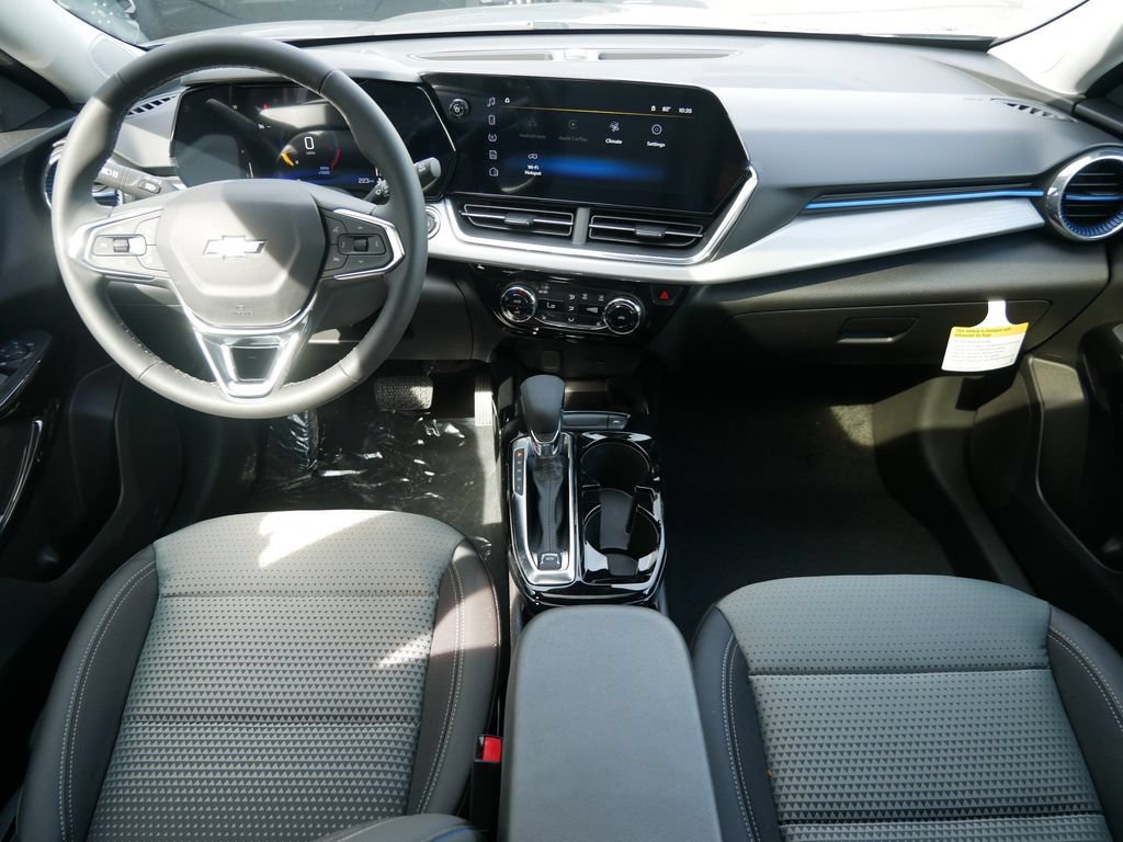 New 2026 Chevrolet Trax LT w/ Sunroof Package FWD image 18