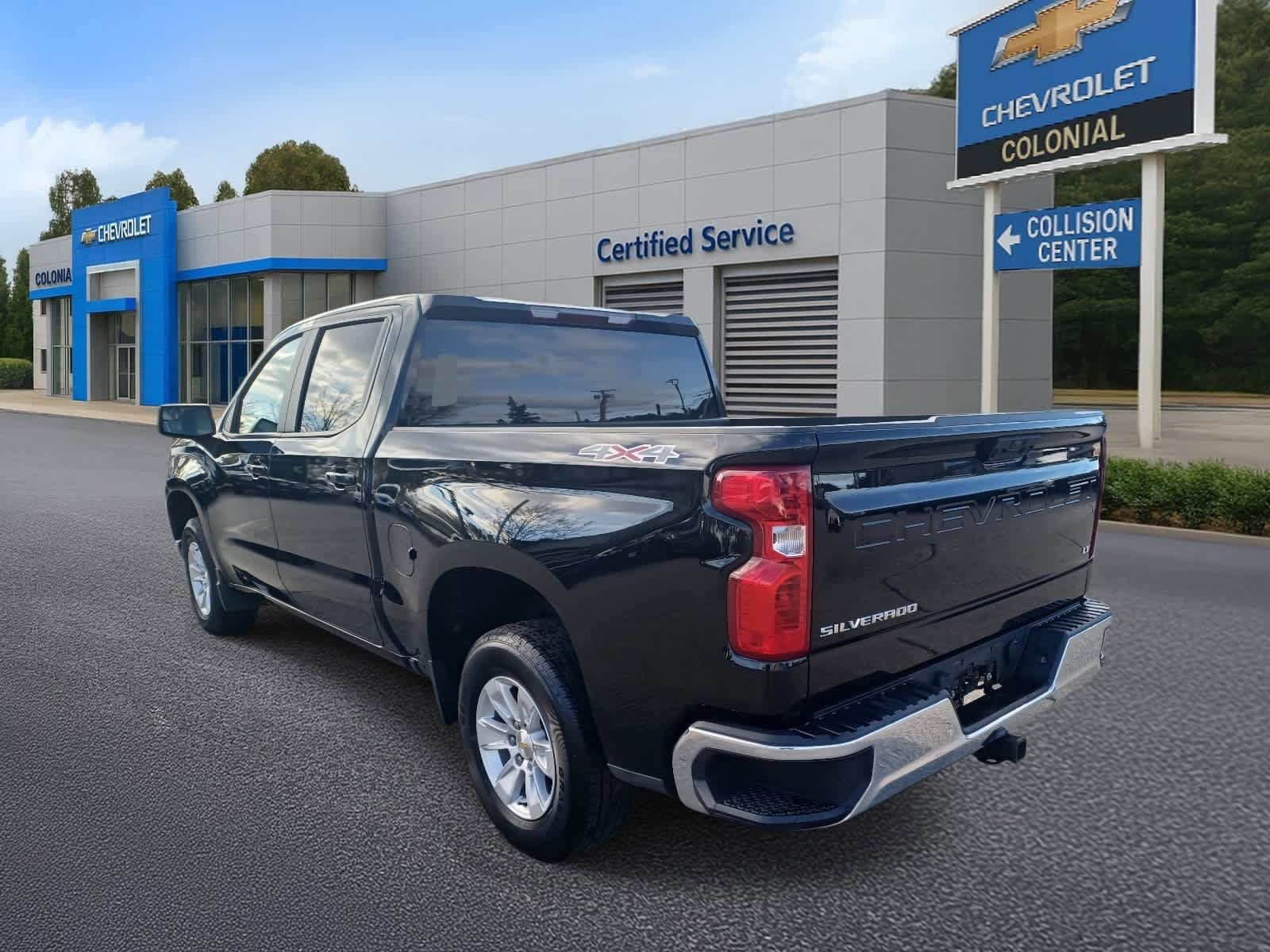 Used 2025 Chevrolet Silverado 1500 LT AWD/4WD image 5