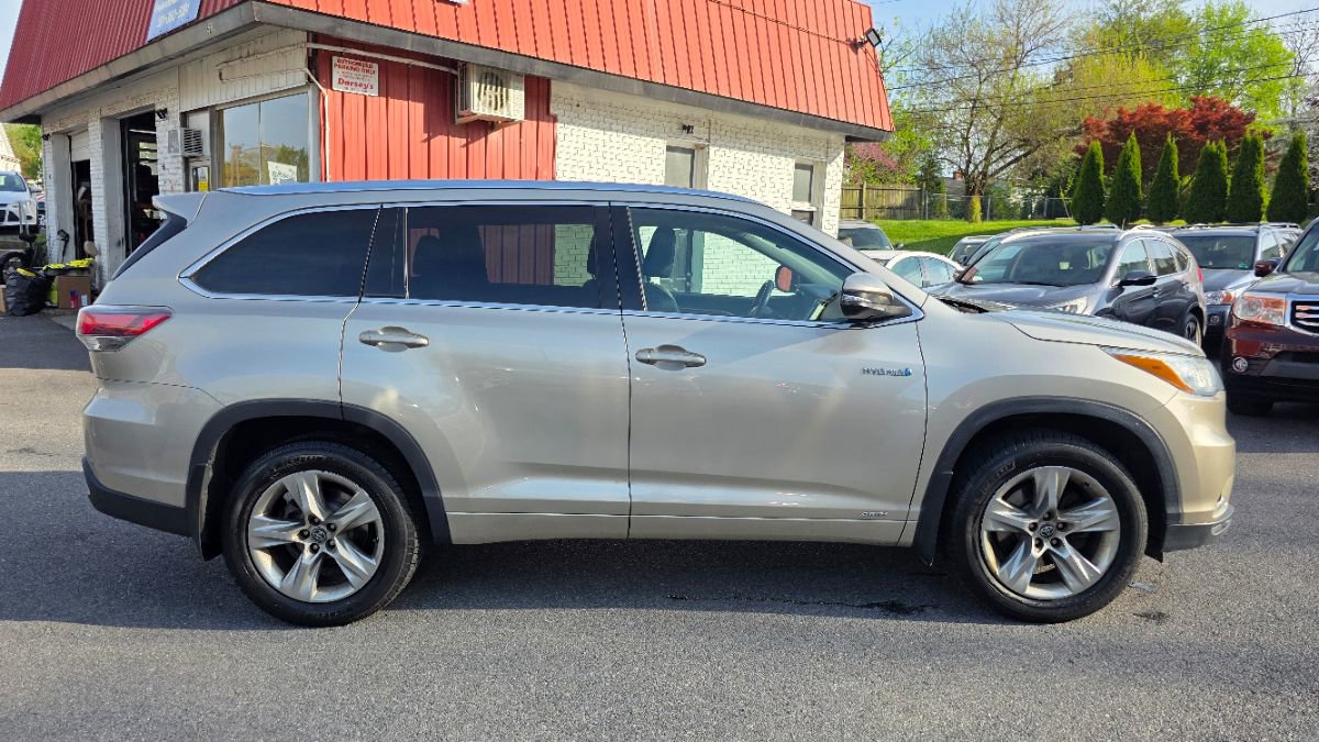 Used 2016 Toyota Highlander Limited Platinum AWD/4WD image 8