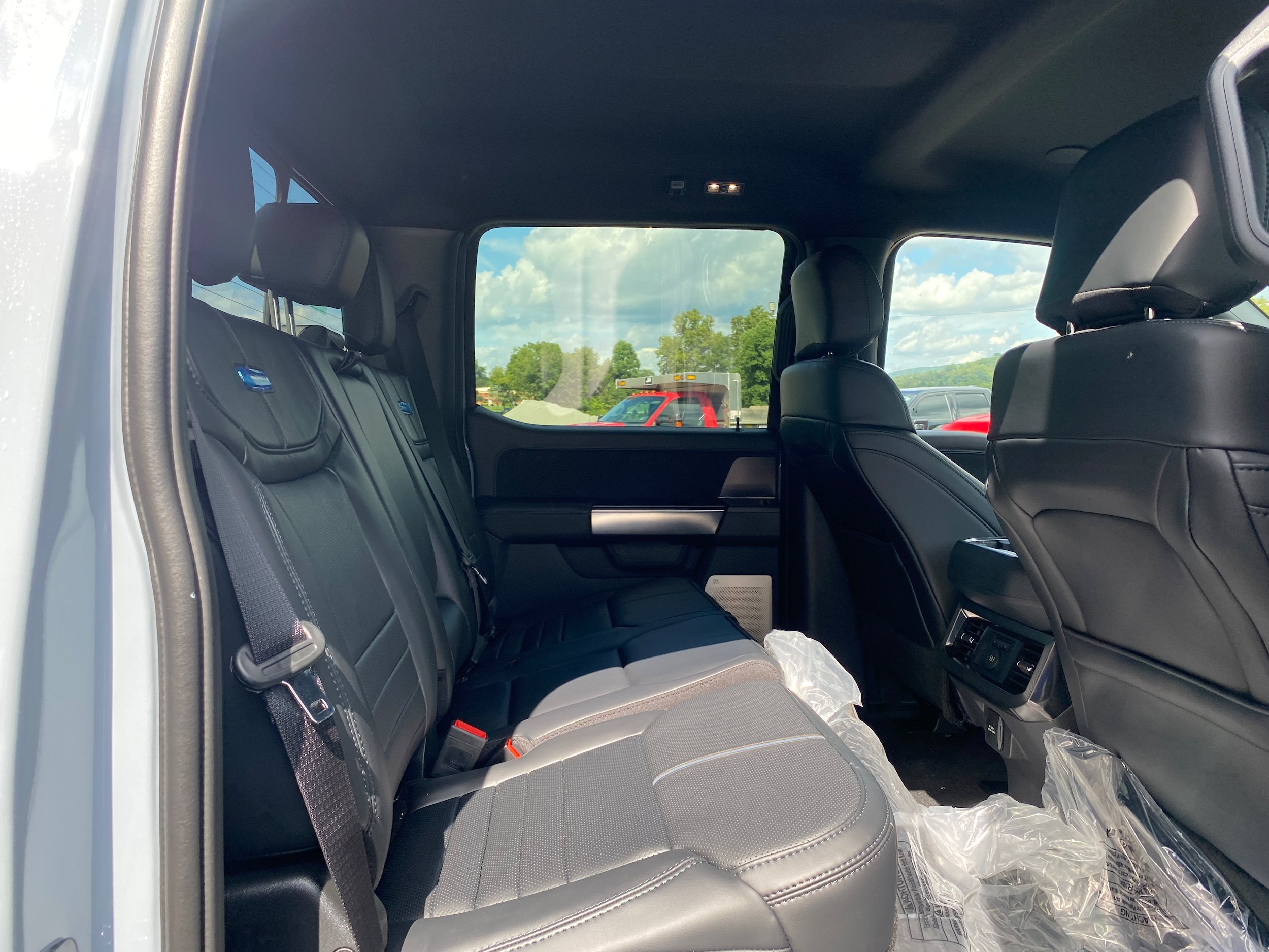 New 2026 Ford F350 Platinum w/ FX4 Off-Road Package AWD/4WD image 32