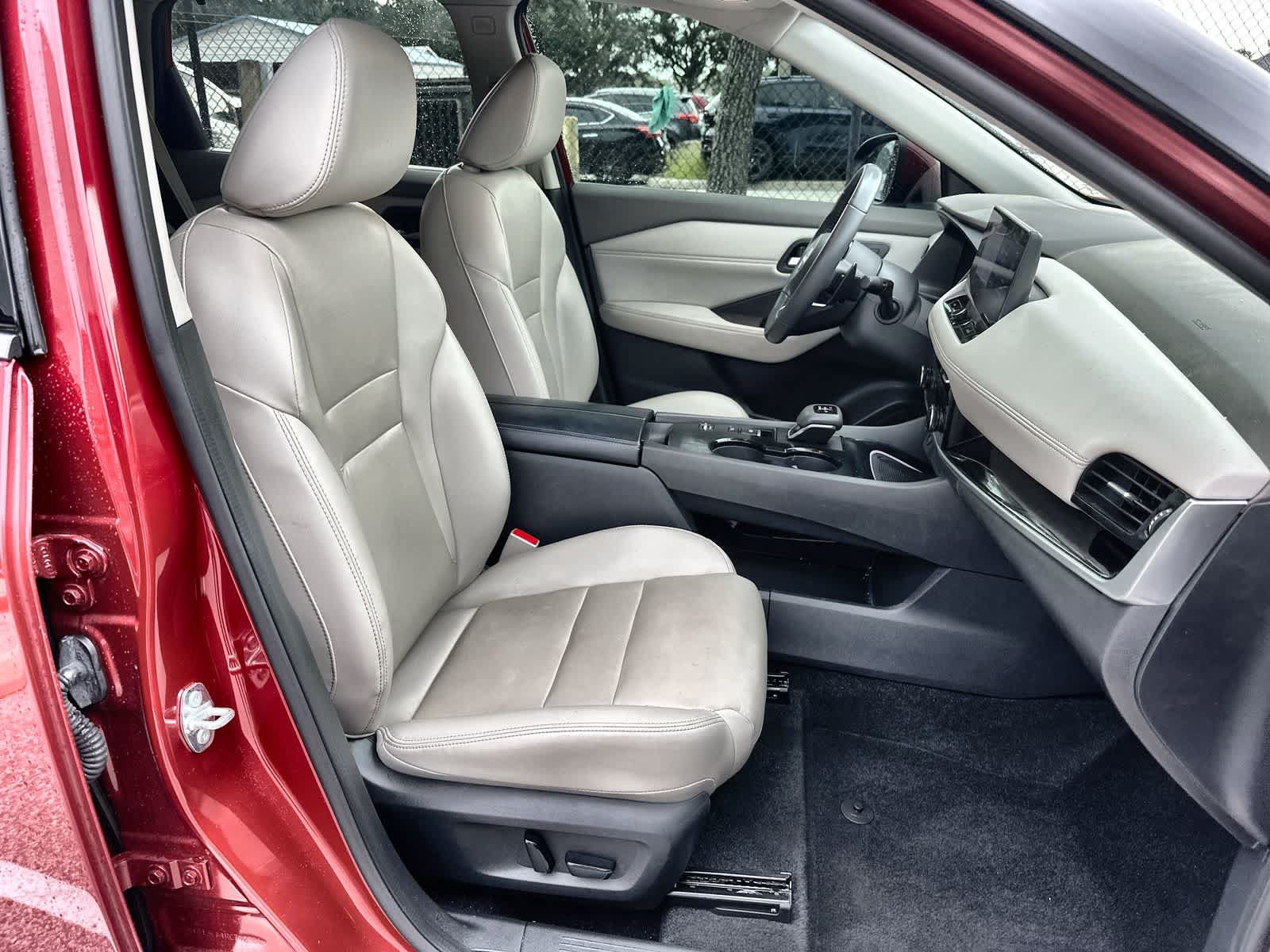 Used 2024 Nissan Rogue SL w/ SL Premium Package FWD image 9