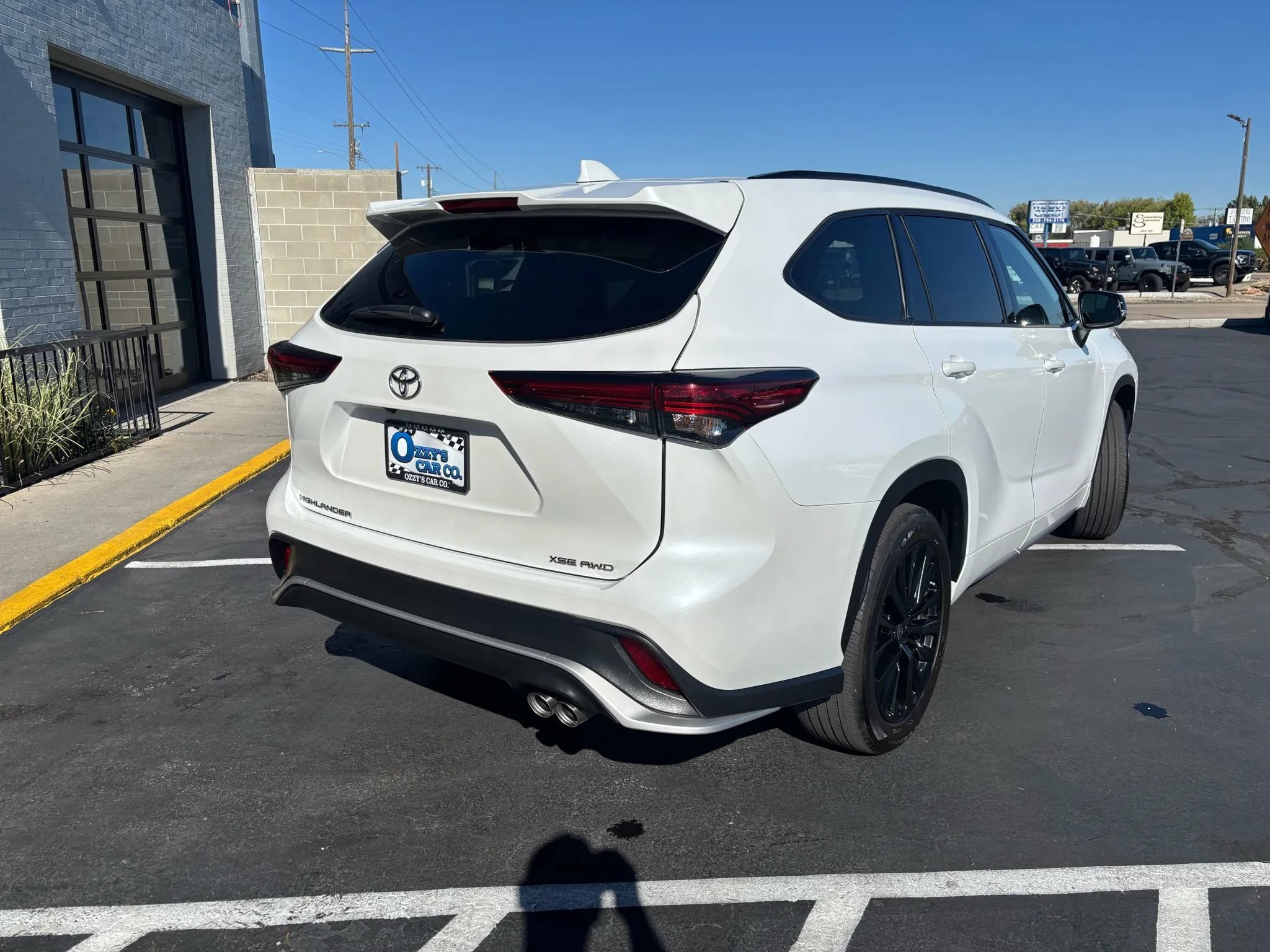 Used 2023 Toyota Highlander XSE AWD/4WD image 4