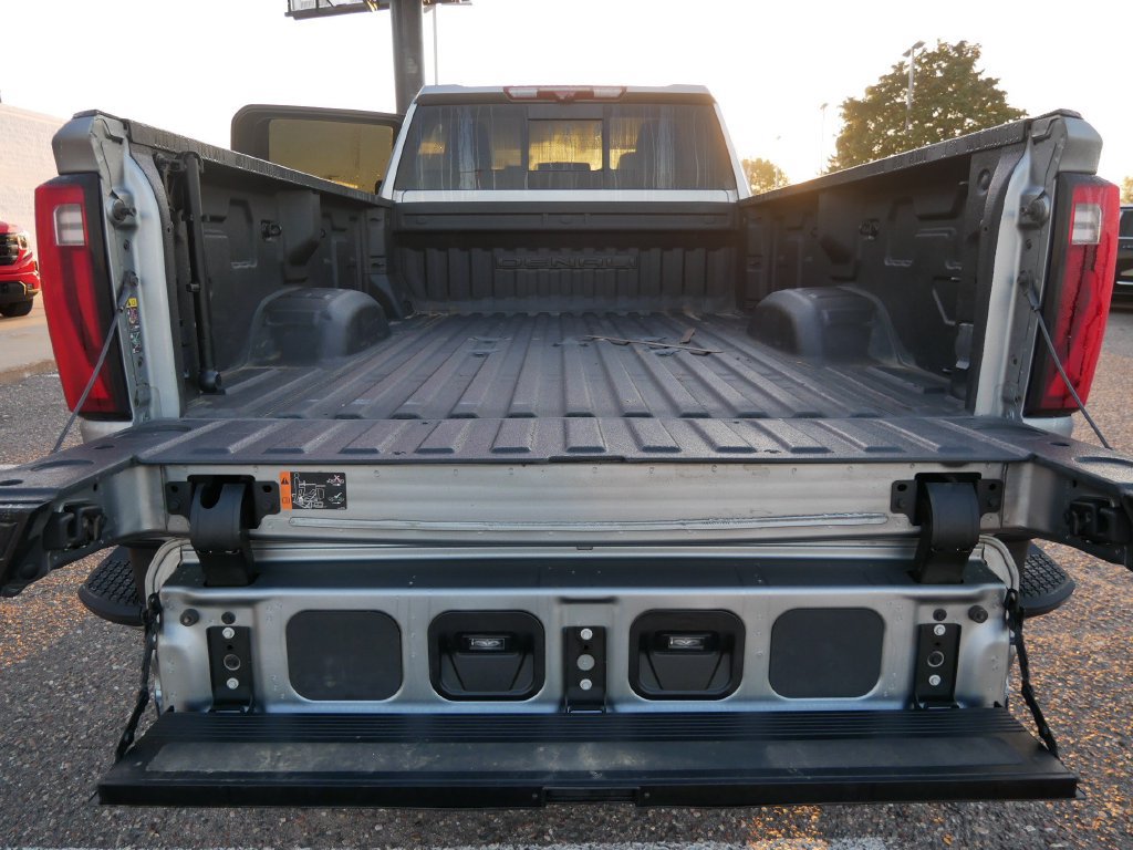 Used 2024 GMC Sierra 3500 Denali w/ Denali Reserve Package AWD/4WD image 11