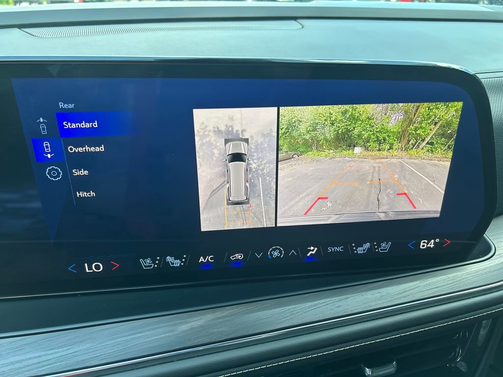 Used 2025 Chevrolet Suburban Premier RWD image 24