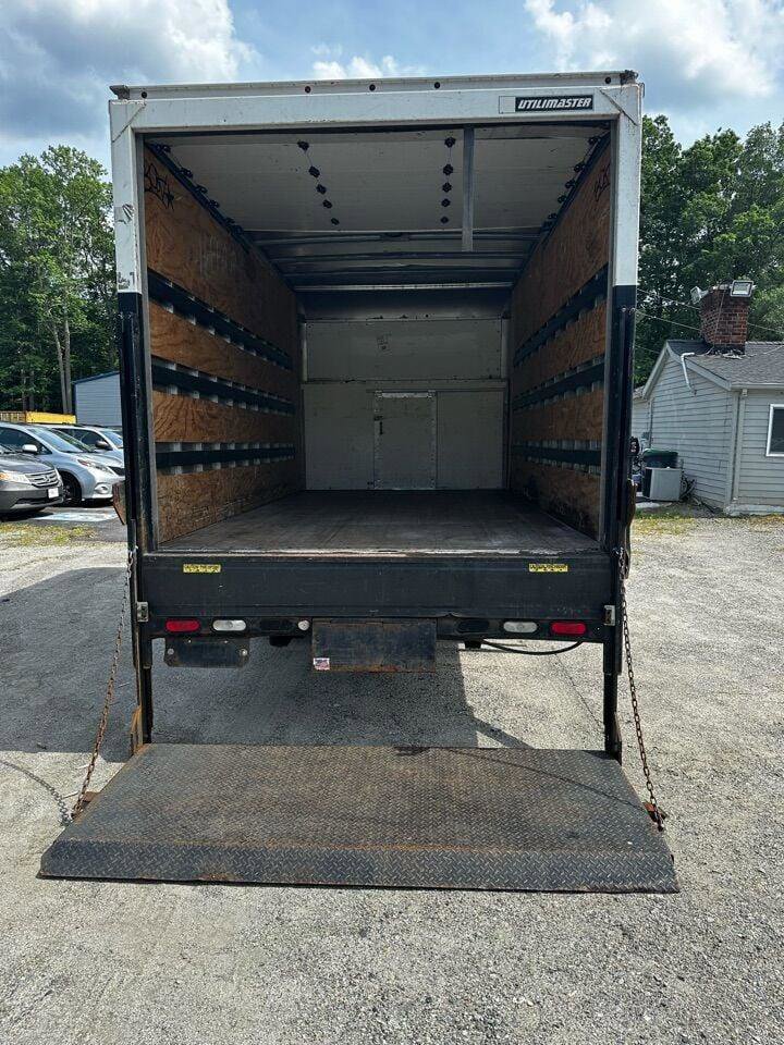 Used 2018 Ford E-350 and Econoline 350 Super Duty image 17