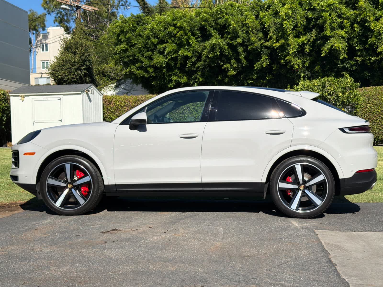 Used 2024 Porsche Cayenne S AWD/4WD image 2