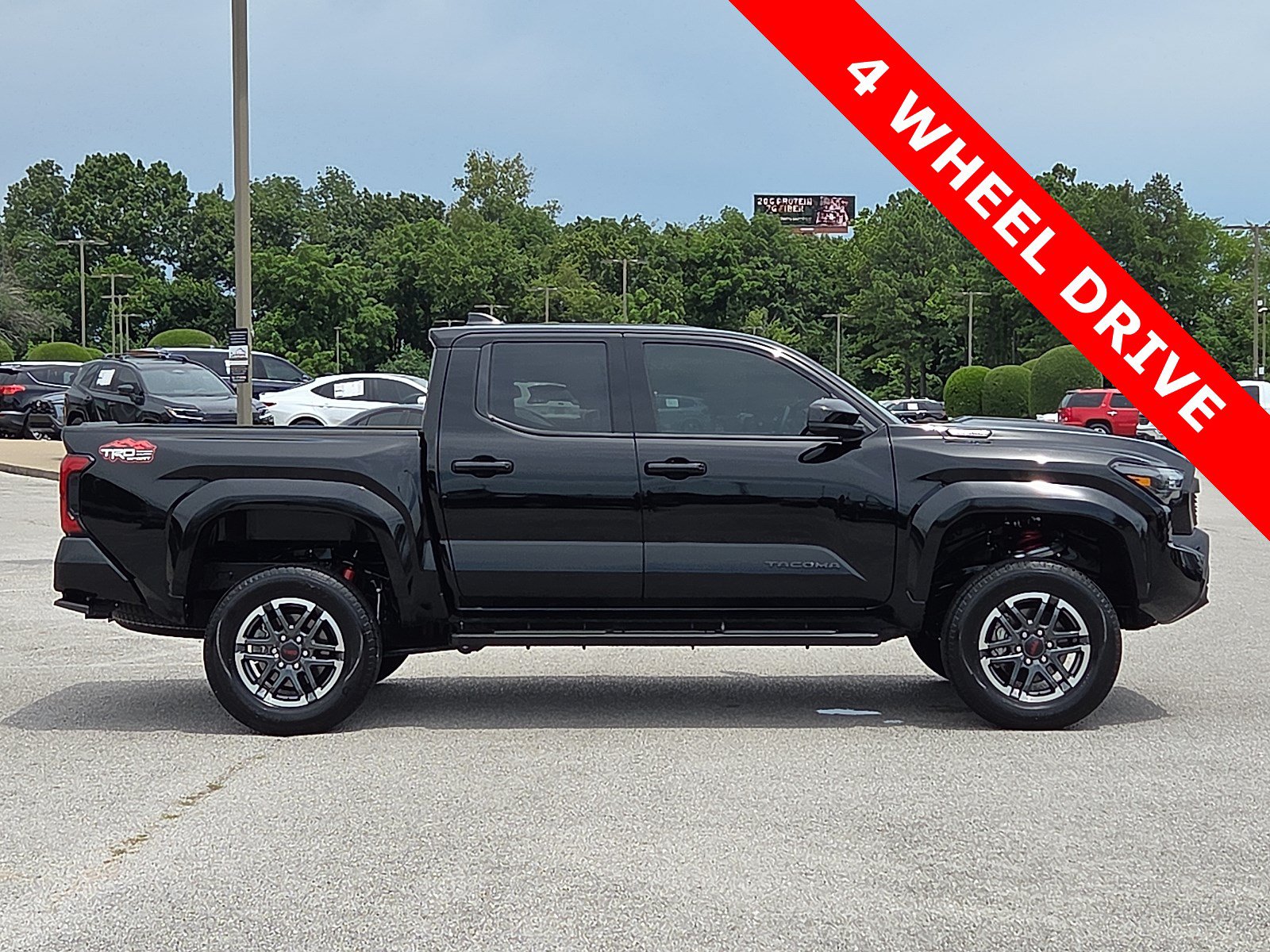 Used 2025 Toyota Tacoma TRD Sport AWD/4WD image 6