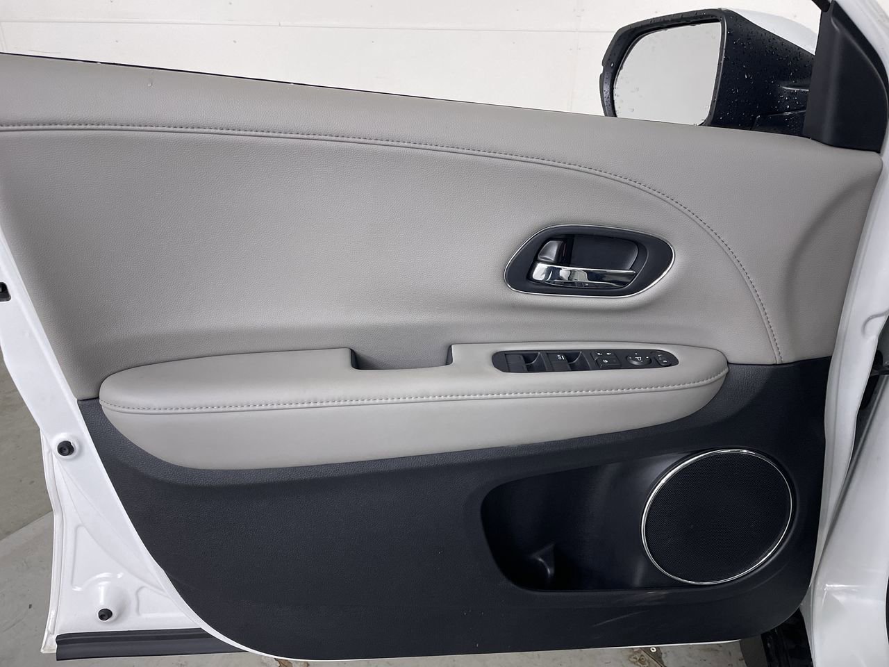 Used 2020 Honda HR-V EX-L image 10
