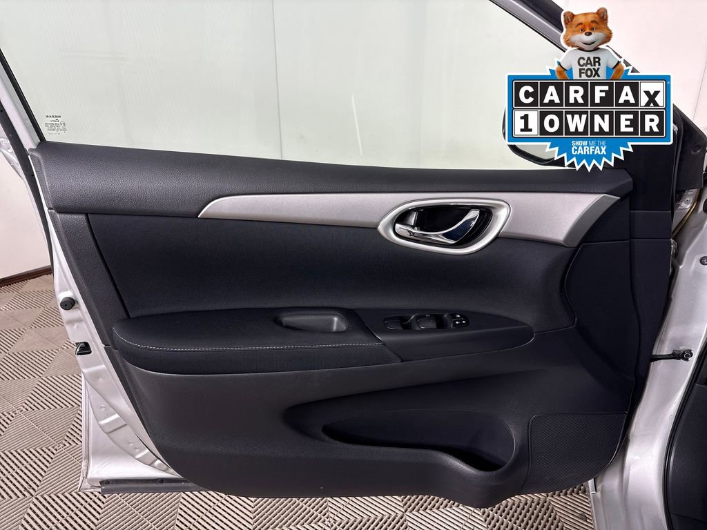Used 2015 Nissan Sentra SV FWD image 23