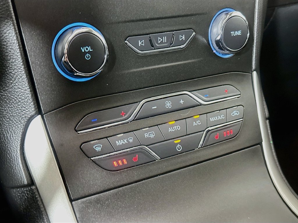 Used 2020 Ford Edge SEL w/ Cold Weather Package AWD/4WD image 25