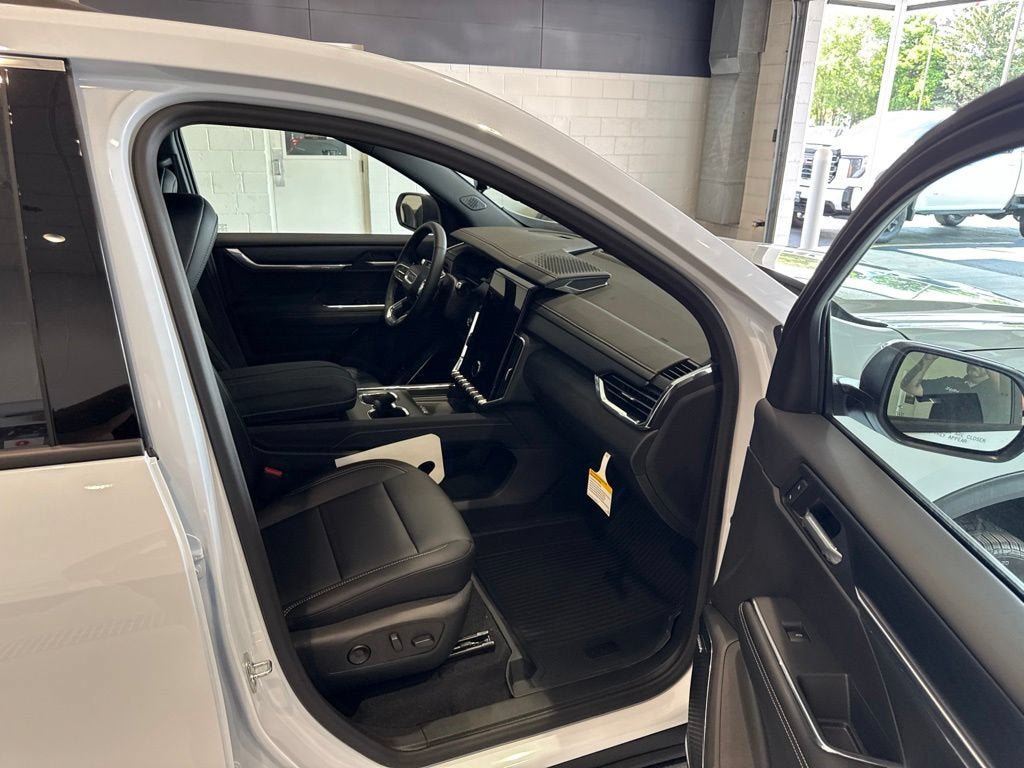 New 2026 GMC Acadia Elevation w/ Elevation Premium Package AWD/4WD image 12