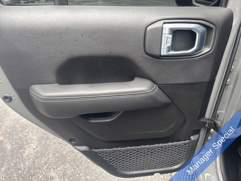 Used 2022 Jeep Wrangler Unlimited Sahara w/ Cold Weather Group image 24