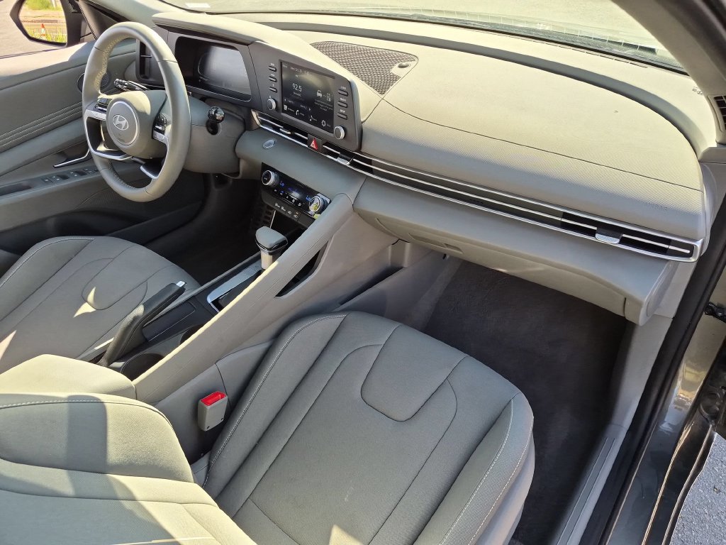 Used 2026 Hyundai Elantra Sport FWD image 32