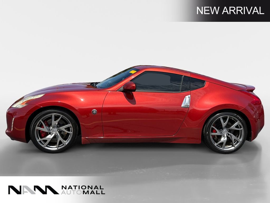 Used 2014 Nissan 370Z Touring w/ Sport Package RWD image 2