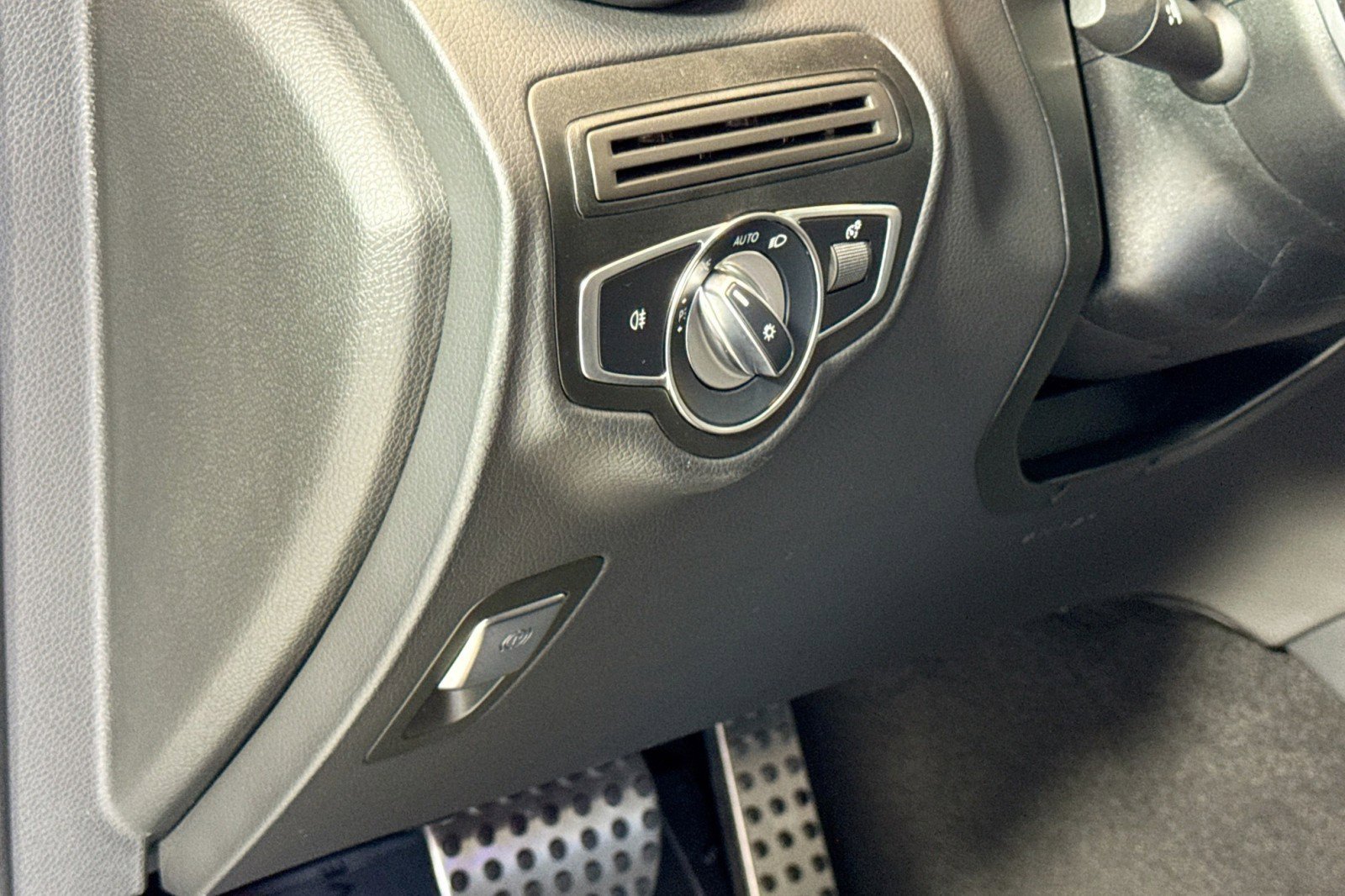 Certified 2022 Mercedes-Benz GLC 300 4MATIC Coupe image 10