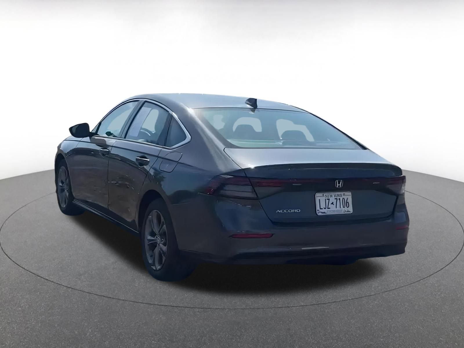 Used 2024 Honda Accord EX image 11