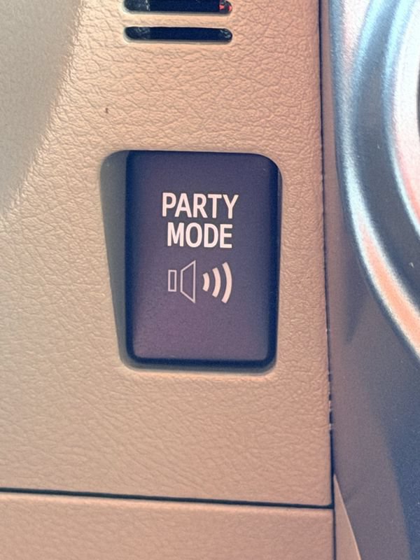 Used 2012 Toyota 4Runner SR5 w/ Convenience Pkg AWD/4WD image 28