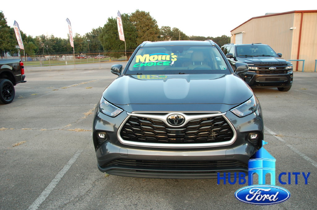 Used 2023 Toyota Highlander XLE FWD image 8