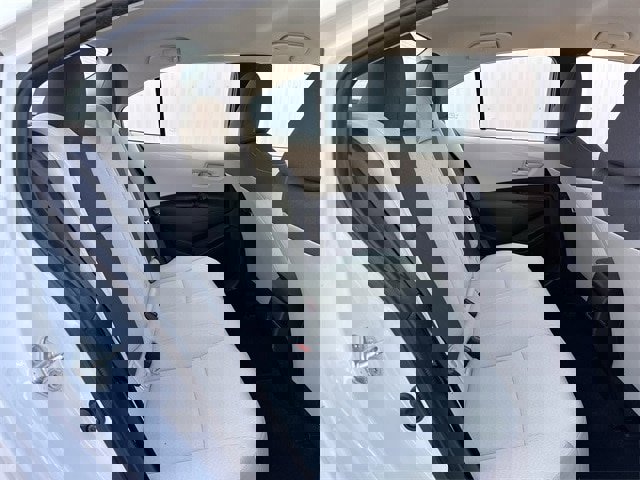 Used 2022 Toyota Corolla LE image 28