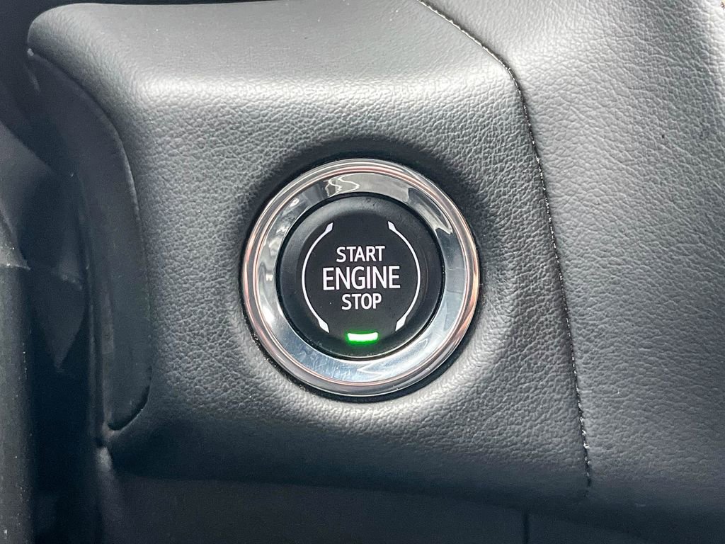 Used 2023 Chevrolet Suburban Premier image 25