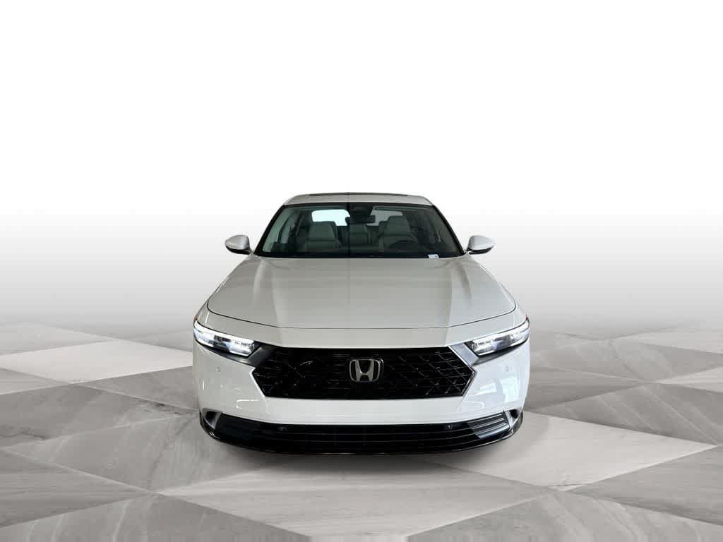 Used 2023 Honda Accord Touring image 3