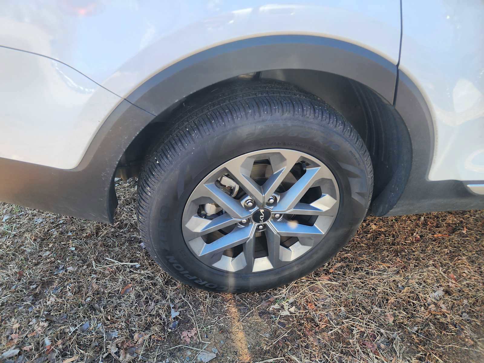 Used 2024 Kia Telluride LX image 44