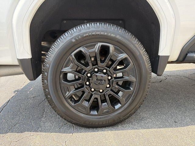 Used 2024 GMC Sierra 2500 Denali Ultimate AWD/4WD image 17