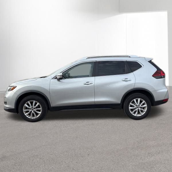 Used 2020 Nissan Rogue SV image 2