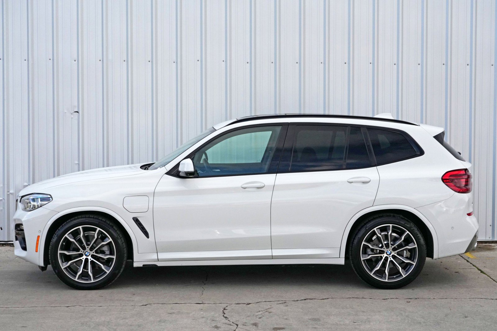 Used 2021 BMW X3 xDrive30e w/ Executive Package image 51
