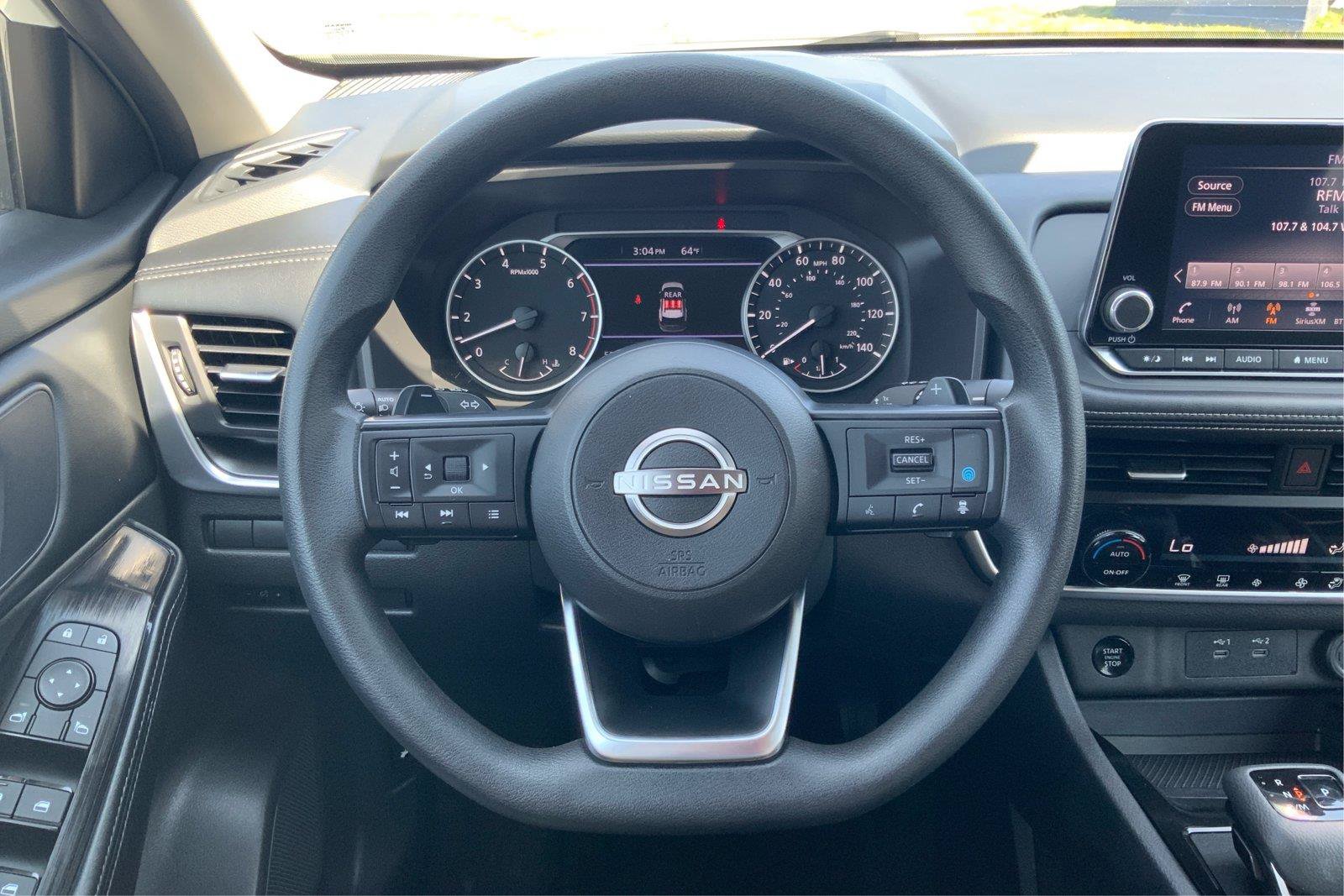 Used 2024 Nissan Rogue SV AWD/4WD image 16