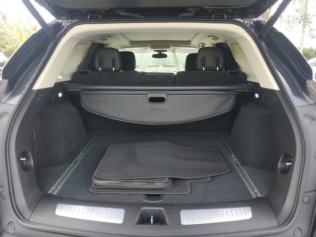 Used 2017 Cadillac XT5 Luxury w/ Driver Awareness Package image 24