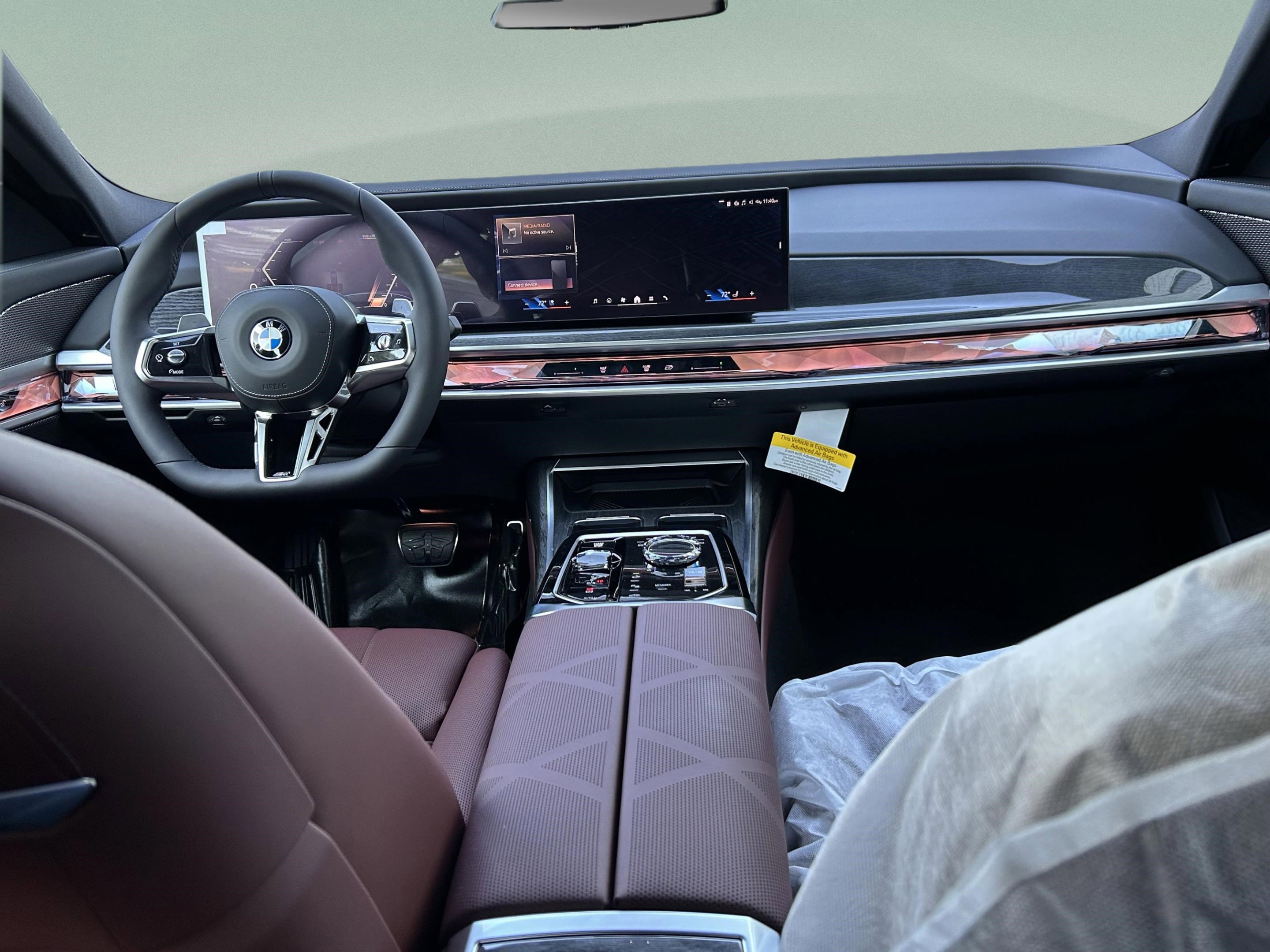 Used 2026 BMW 740i RWD image 8