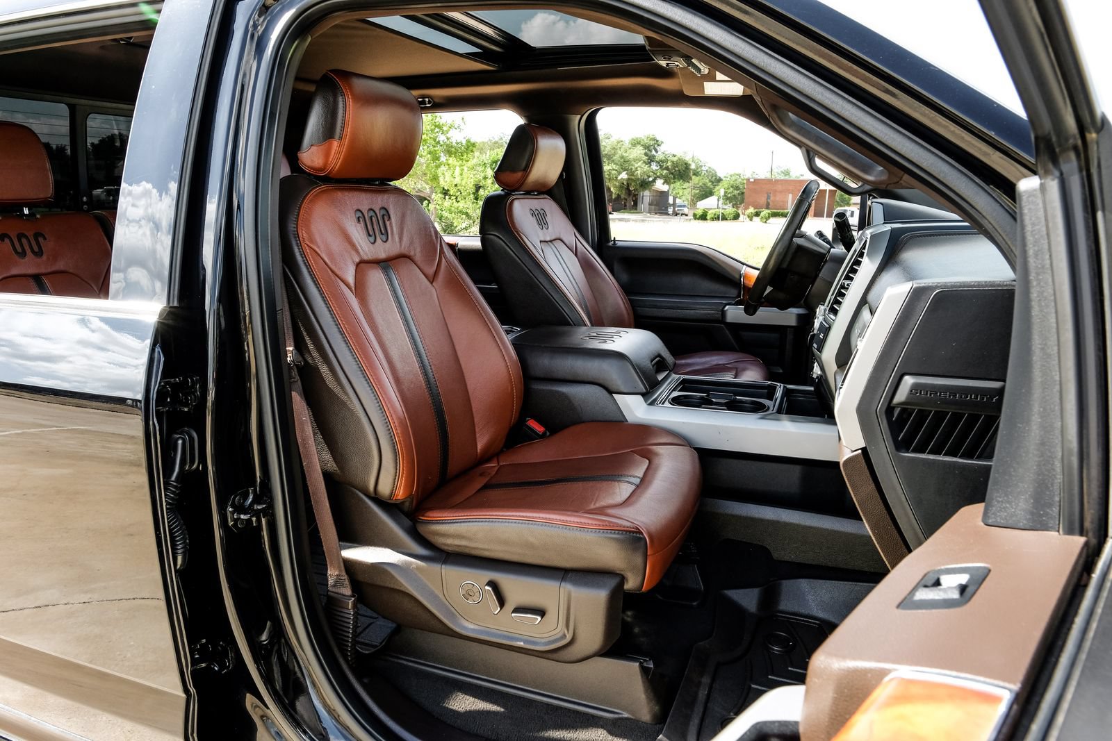 Used 2019 Ford F250 King Ranch w/ King Ranch Ultimate Package AWD/4WD image 37