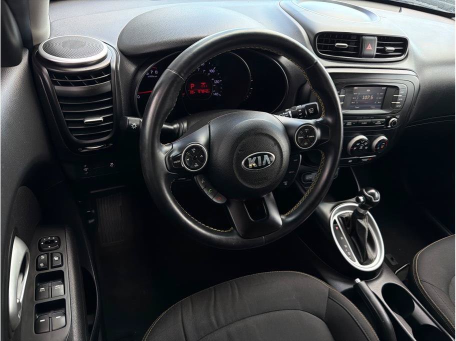 Used 2016 Kia Soul + w/ Designer's Package FWD image 2