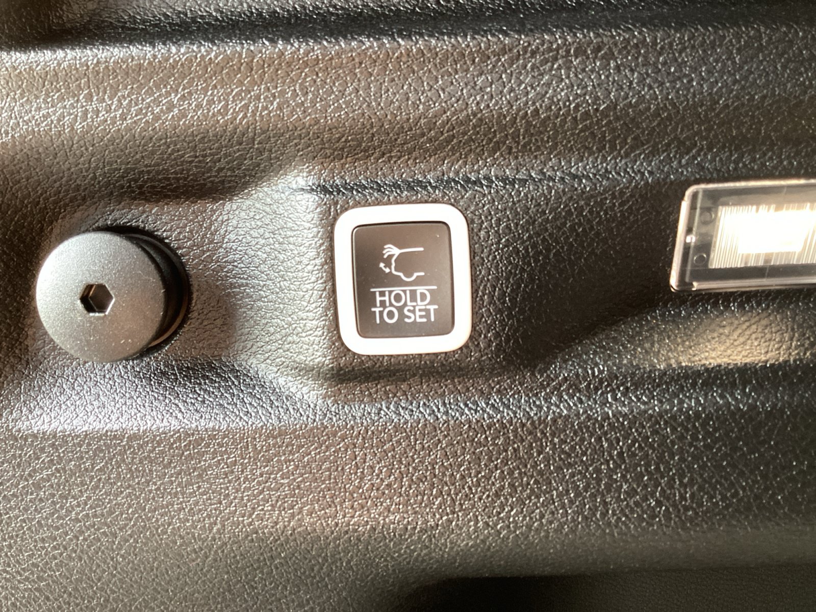 Used 2023 Jeep Grand Cherokee L Laredo AWD/4WD image 17