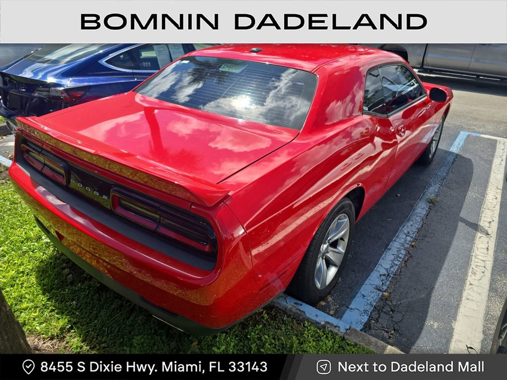 Used 2020 Dodge Challenger SXT image 3