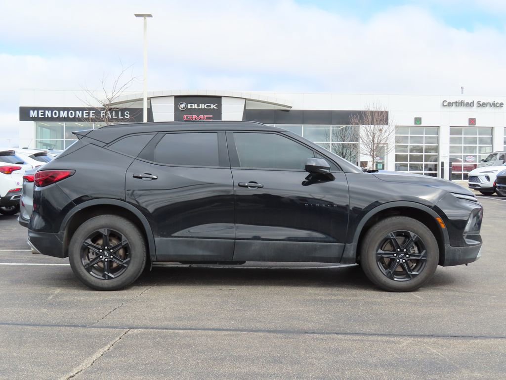 Used 2024 Chevrolet Blazer LT w/ Convenience Package AWD/4WD image 2
