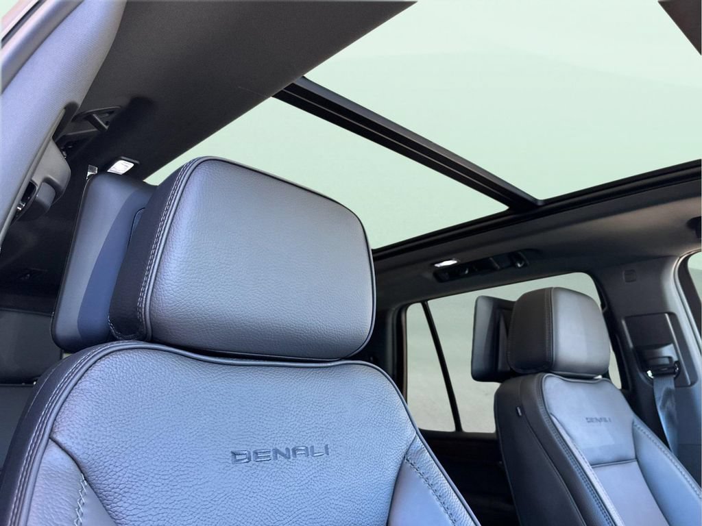 New 2026 GMC Yukon Denali w/ Denali Reserve Package AWD/4WD image 19