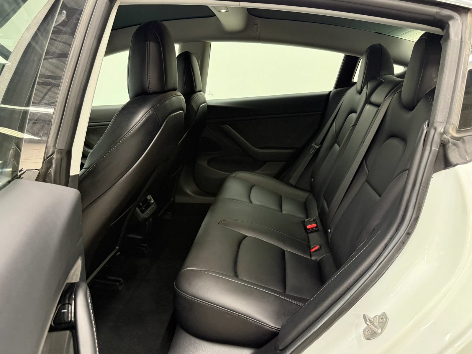 Used 2018 Tesla Model 3 Long Range RWD image 14