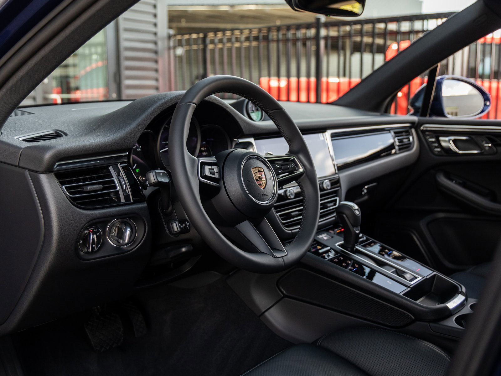 New 2026 Porsche Macan image 4