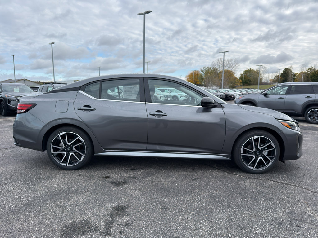 New 2025 Nissan Sentra SR image 4