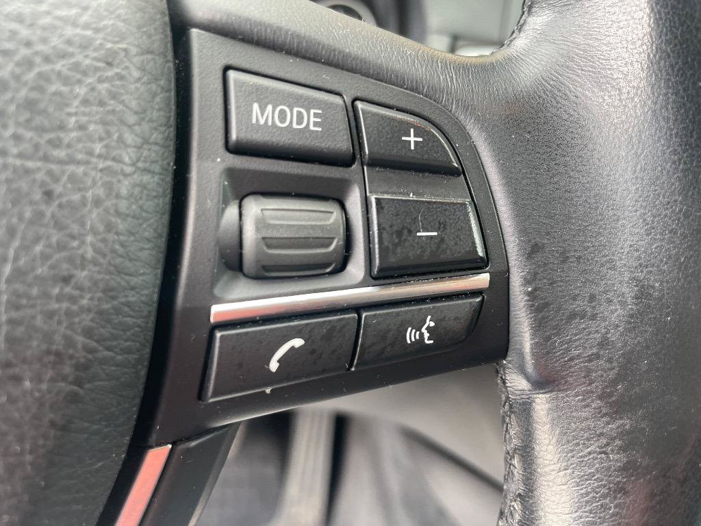Used 2011 BMW 550i xDrive Sedan AWD/4WD image 23