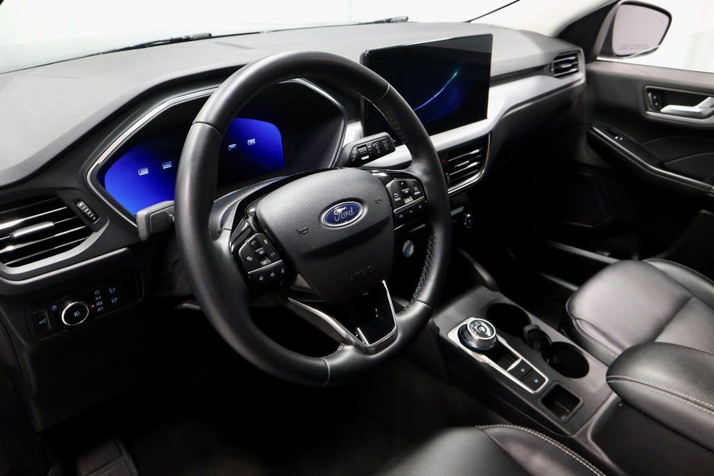 Certified 2025 Ford Escape Platinum image 26