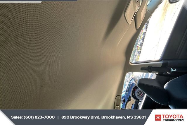 Used 2024 Nissan Altima 2.5 SV image 16